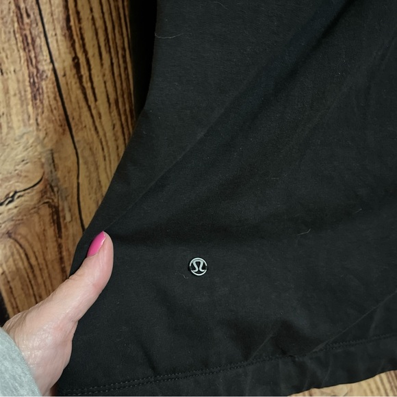 Lululemon Black and Gray Snap Button Wrap Jacket Women's size 6 - Picture 8 of 9